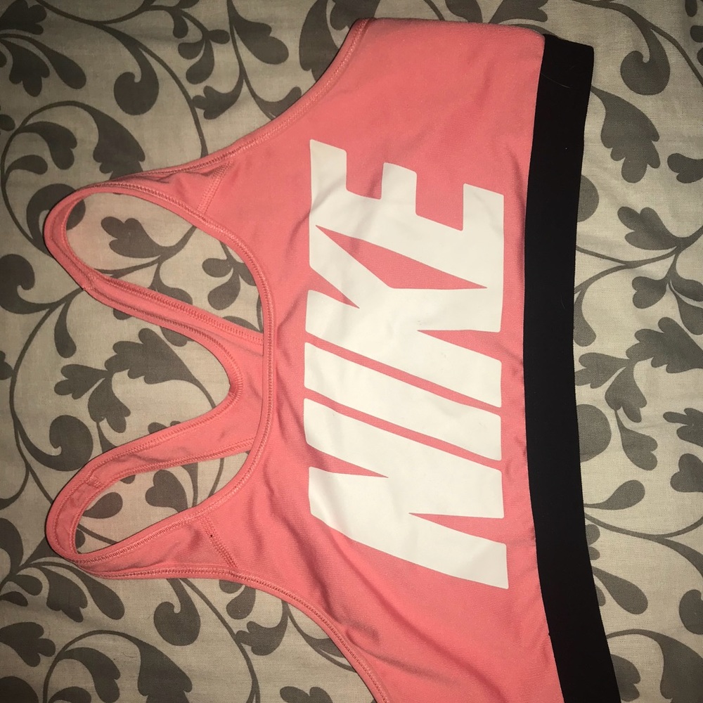 Nike classic medium support bra